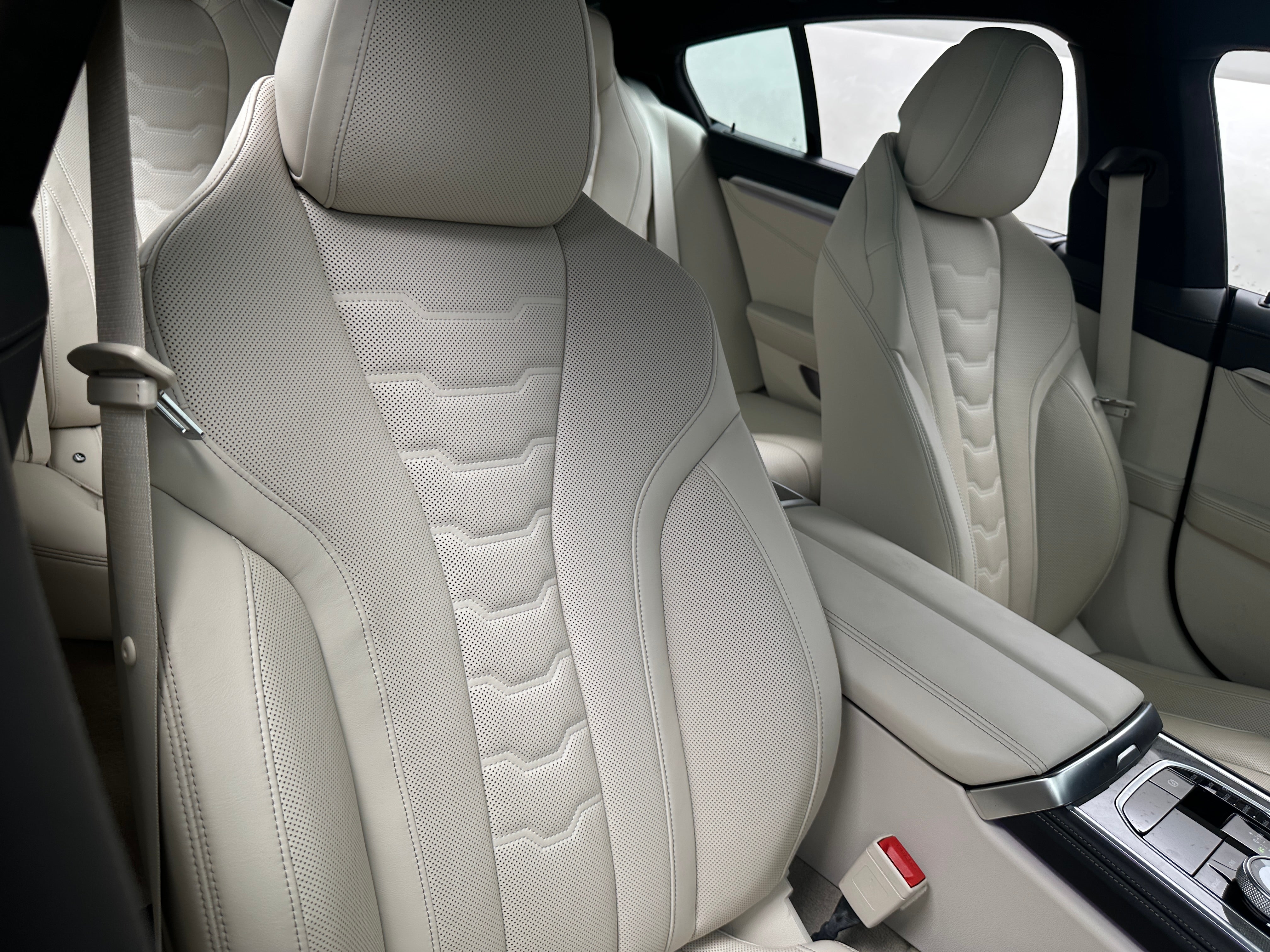 bmw 8 series 2022 WBAGV2C02NCJ02555 image bmw 8 series 2022 WBAGV2C02NCJ02555 image